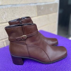 NICOLE BROWN BOOTS